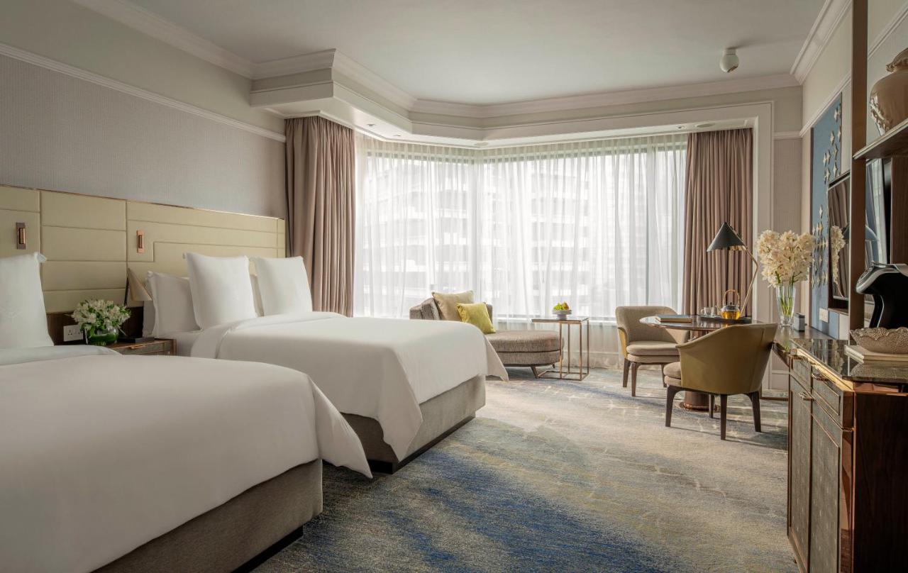Four Seasons Hotel Singapore - 2