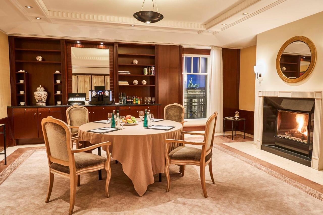 Hotel Adlon Kempinski Berlin photo