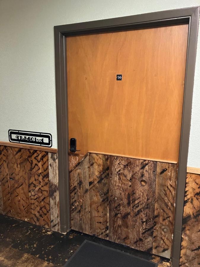 R & R LODGE — photo 9