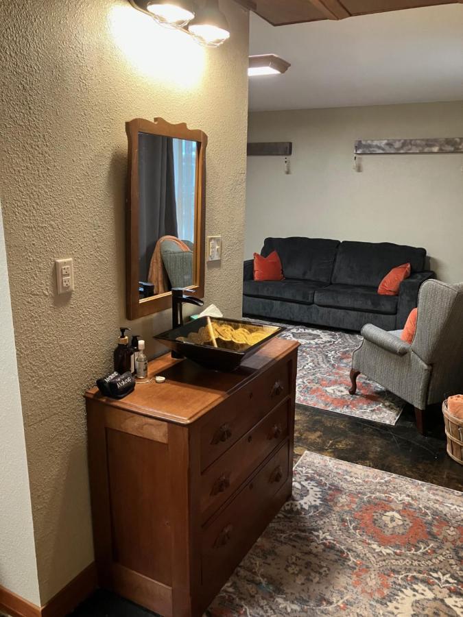 R & R LODGE — photo 13