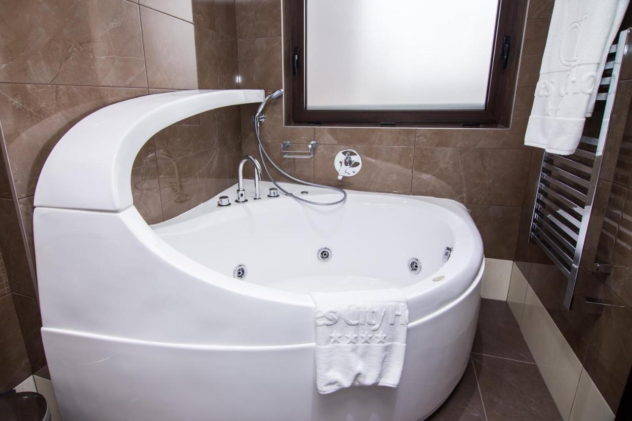 Best Western Plus Olives City Hotel - Free Parking photo