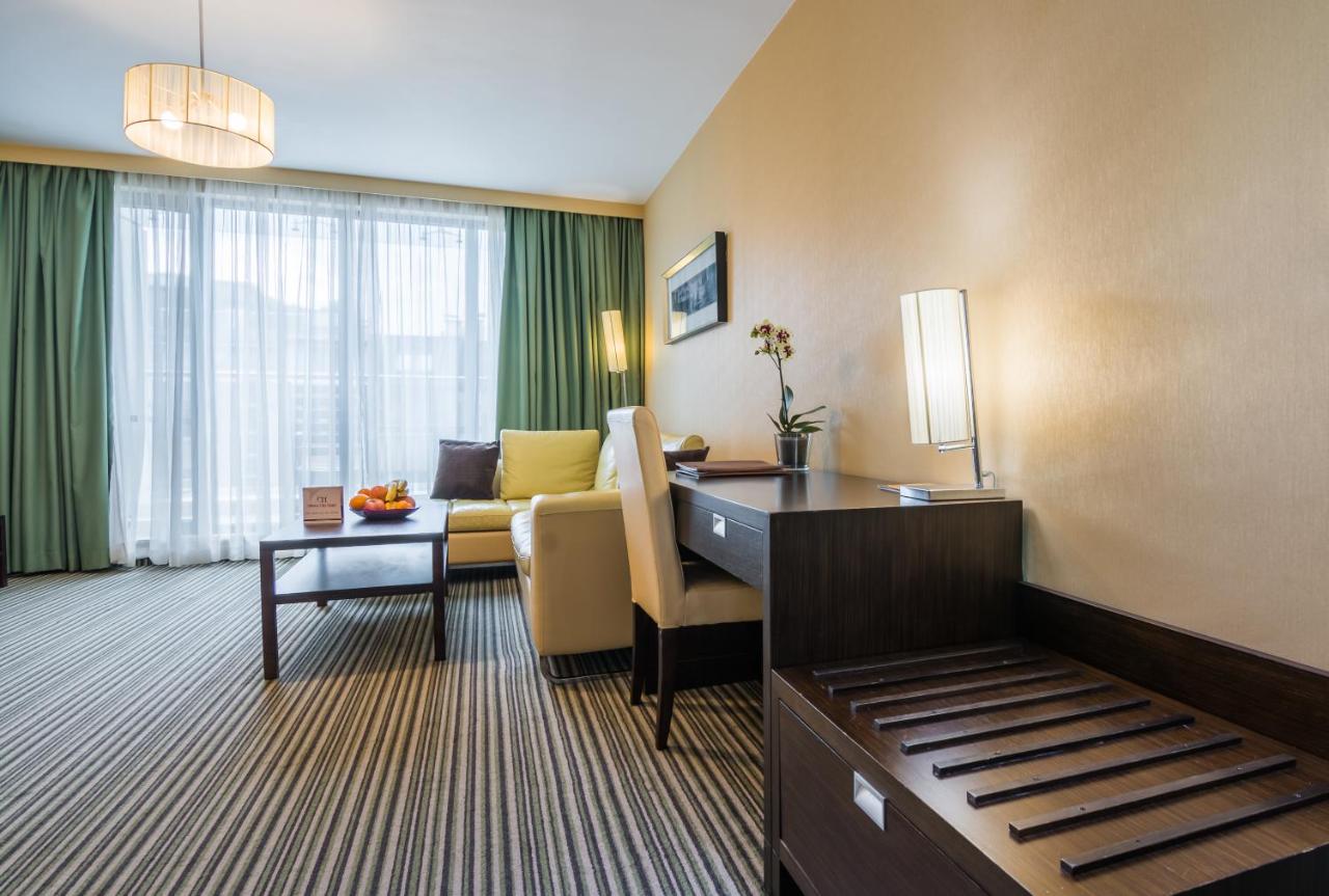 Best Western Plus Olives City Hotel - Free Parking photo