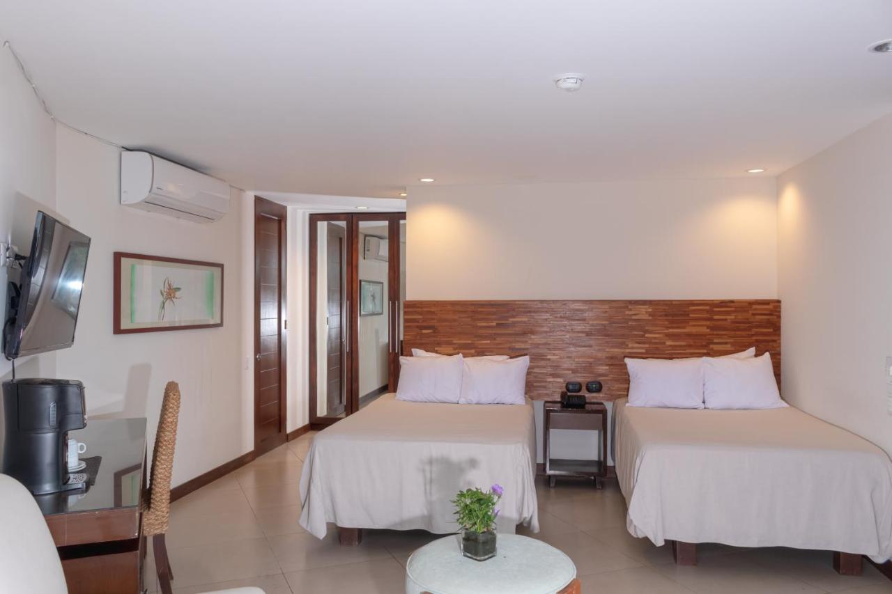 Las Flores Hotel — photo 19