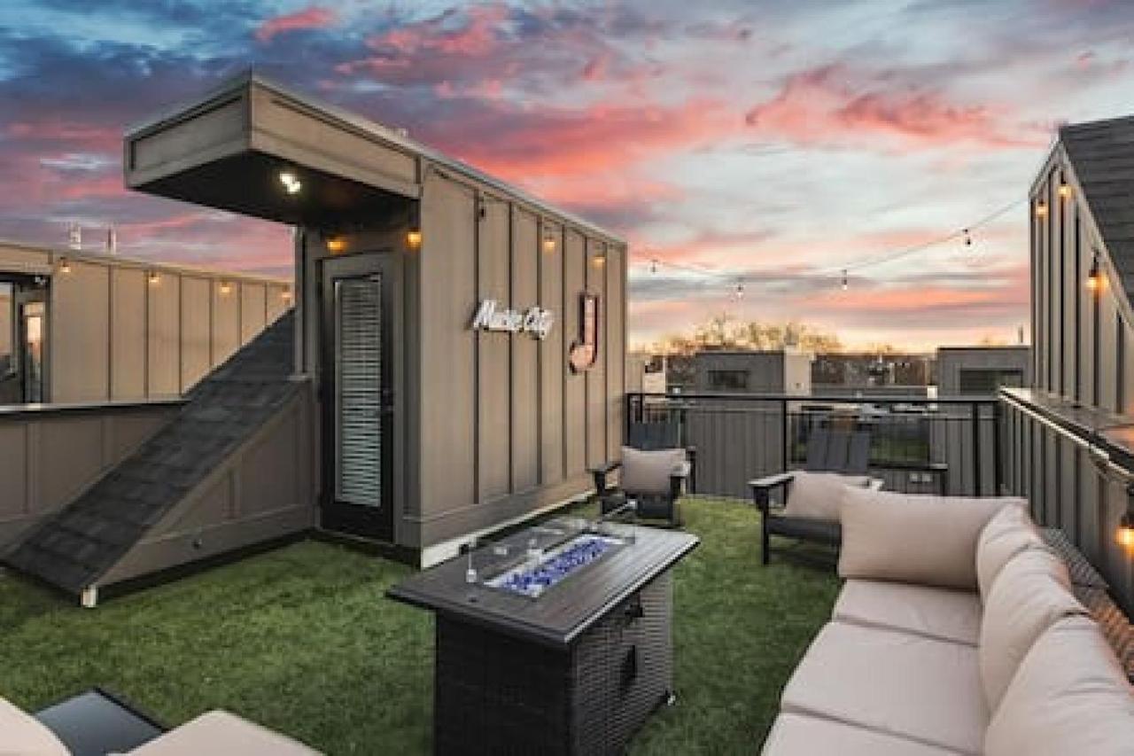 Gorgeous East Nashville House with Rooftop Patio, Garage, 9 Beds, 3 Miles to Downtown