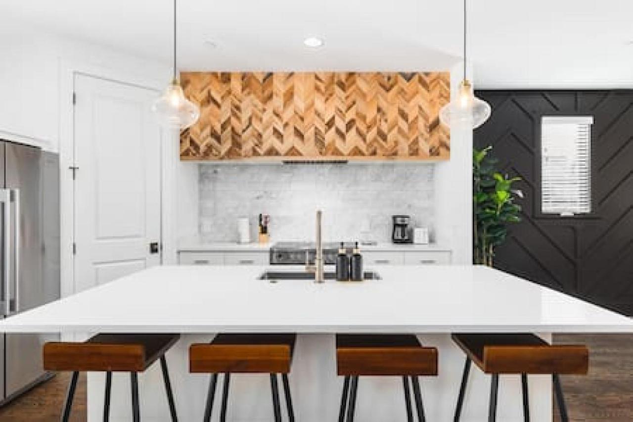 Upscale Home with Patio WALK to 12 South and Belmont - 4