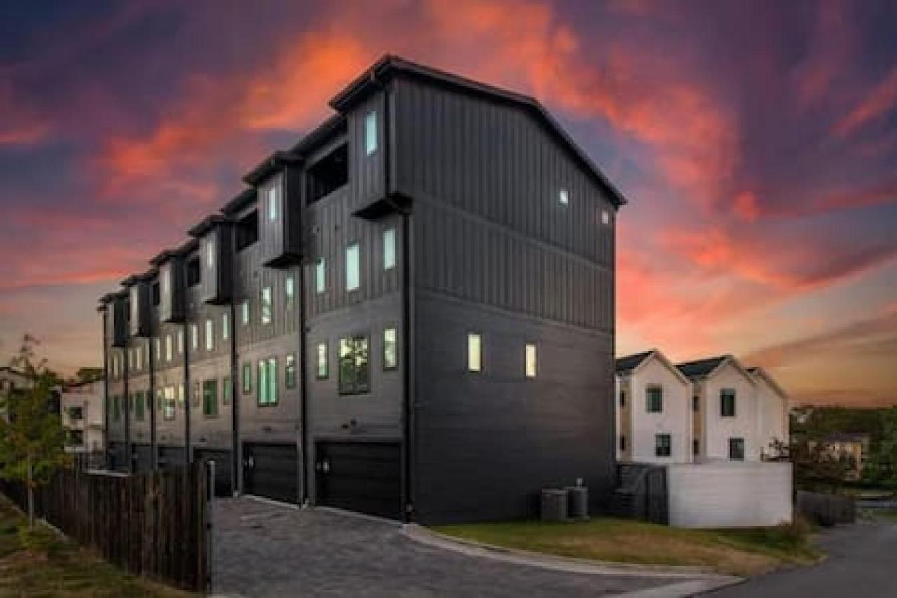 Upscale Home with Patio WALK to 12 South and Belmont - 5