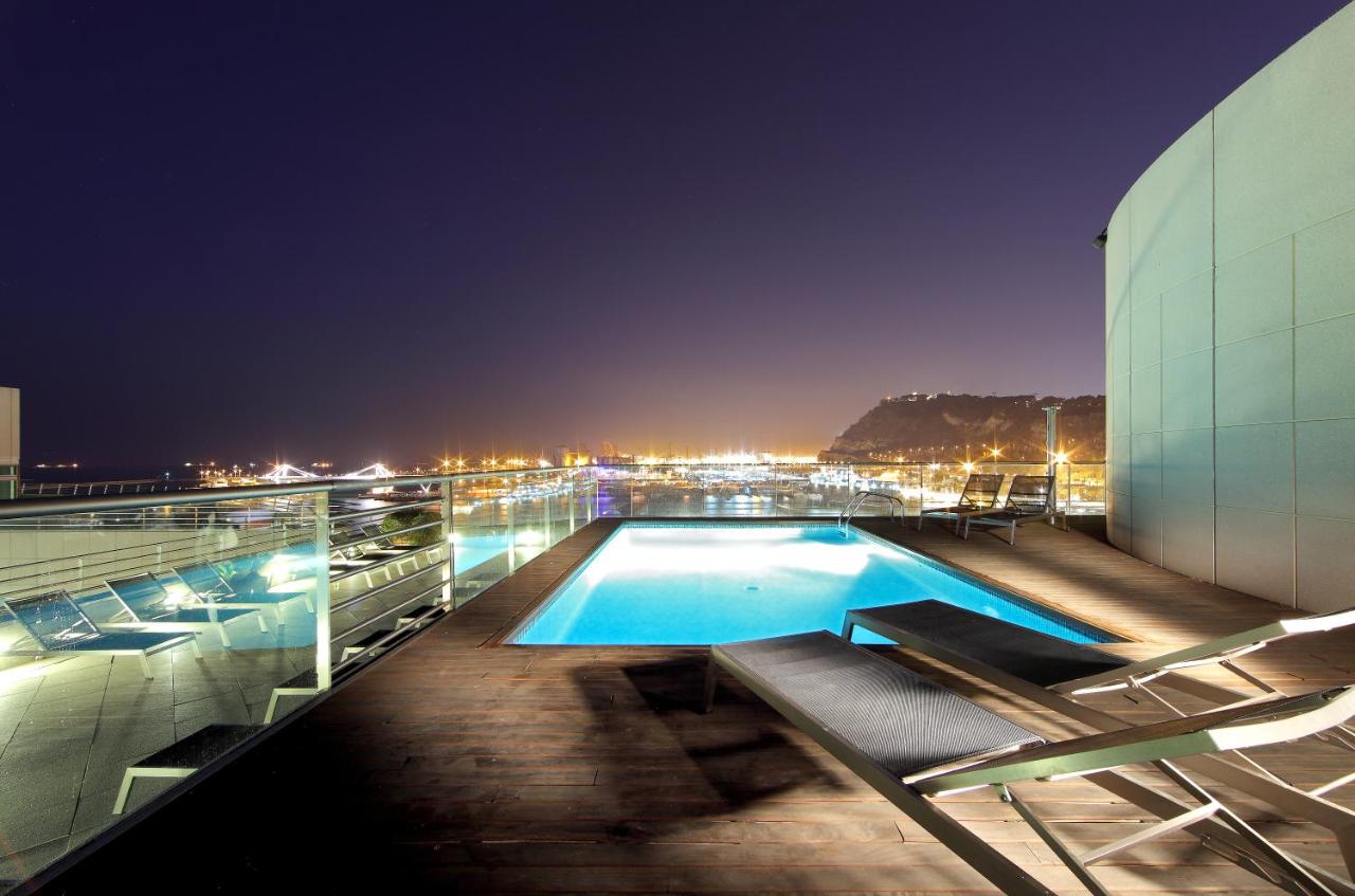 Rooftop swimming pool: Eurostars Grand Marina Hotel GL