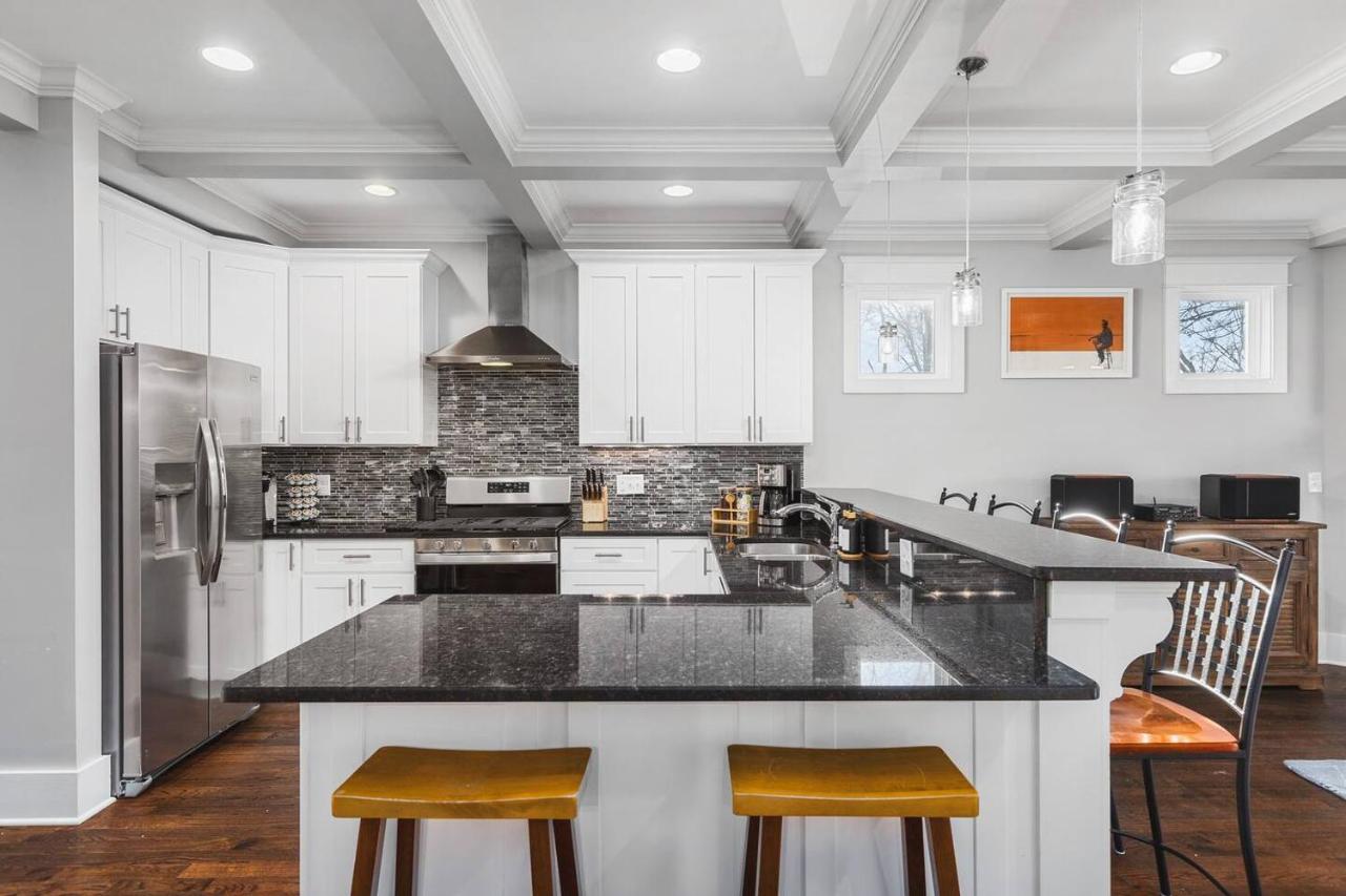 Walk to Broadway & Germantown Large House with Patio - 3