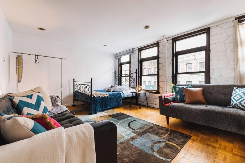 East Village Townhouse - 2