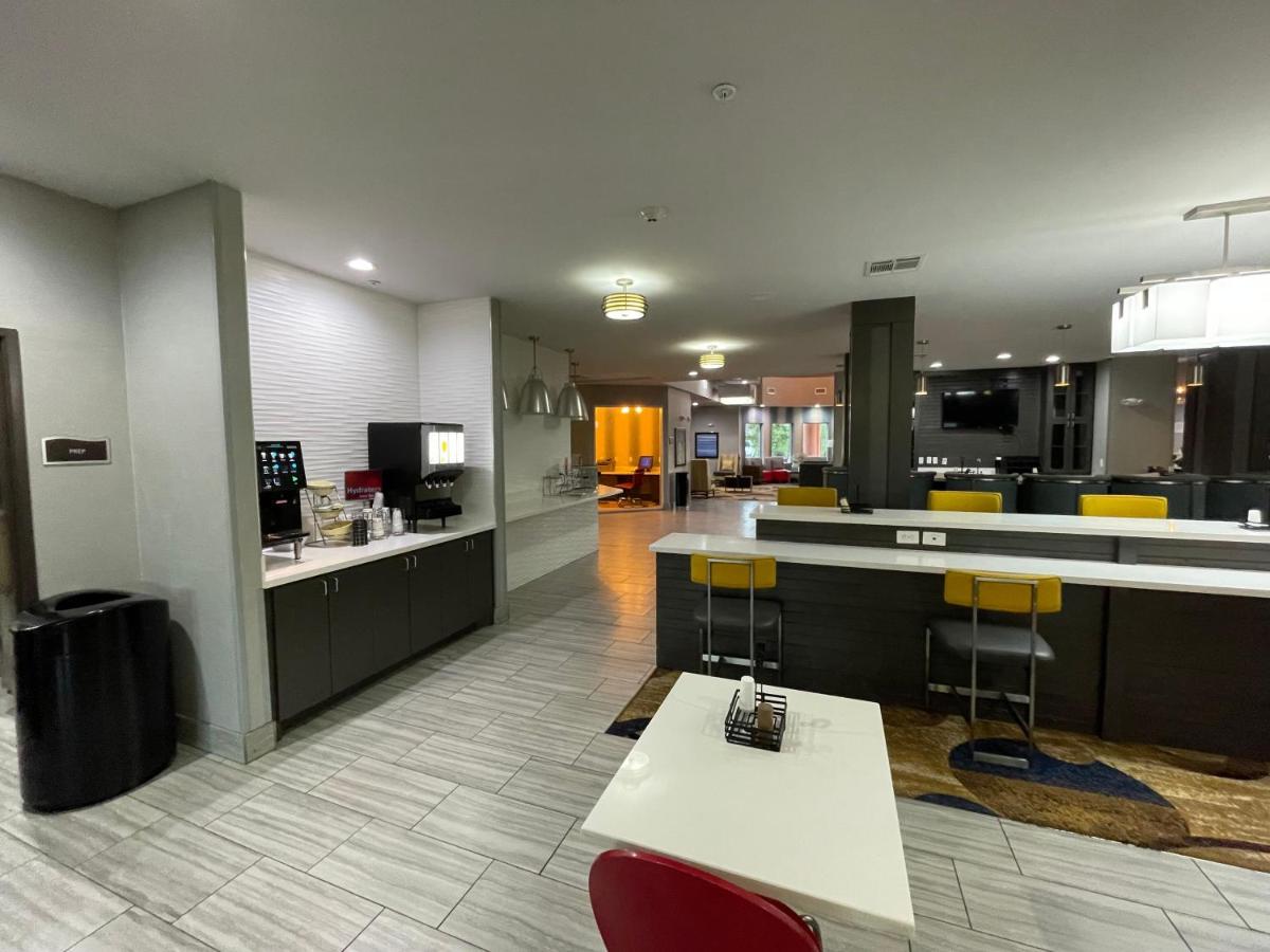 Moonrider Inn & Suites — photo 8