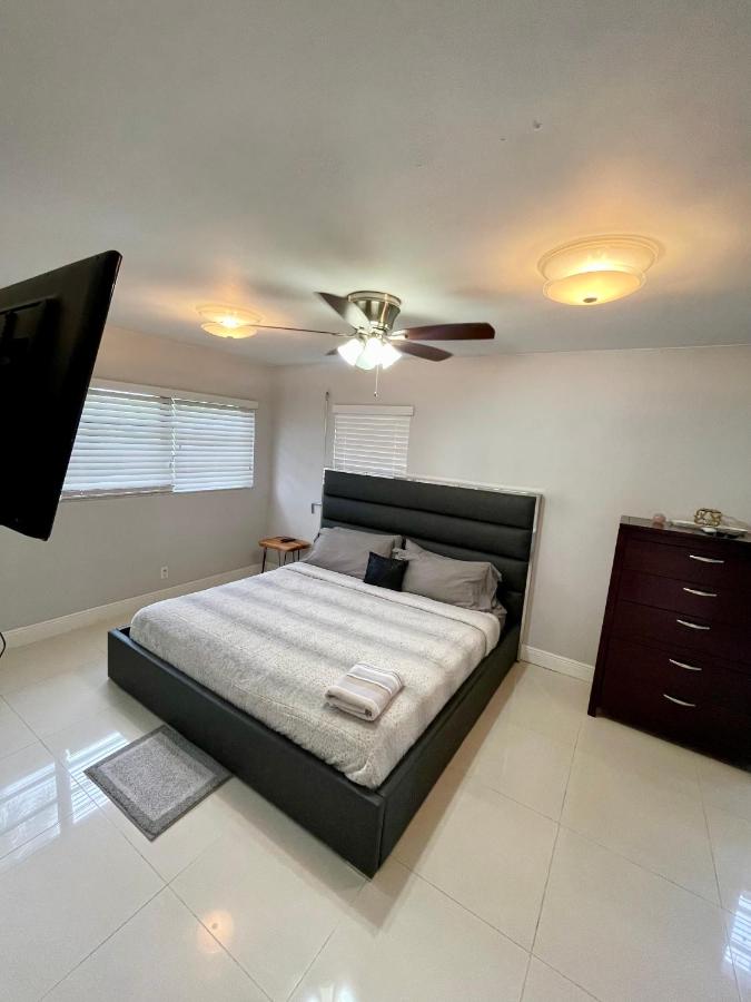 Modern Miami Oversized 3 Bedroom in Central Location - 2