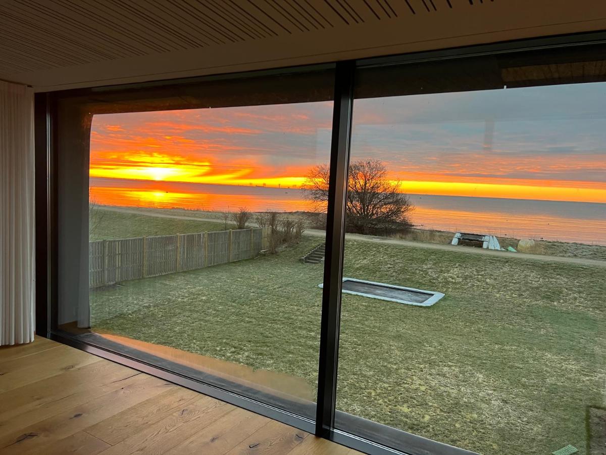 Ocean view in first row. Architectural pearl - 3