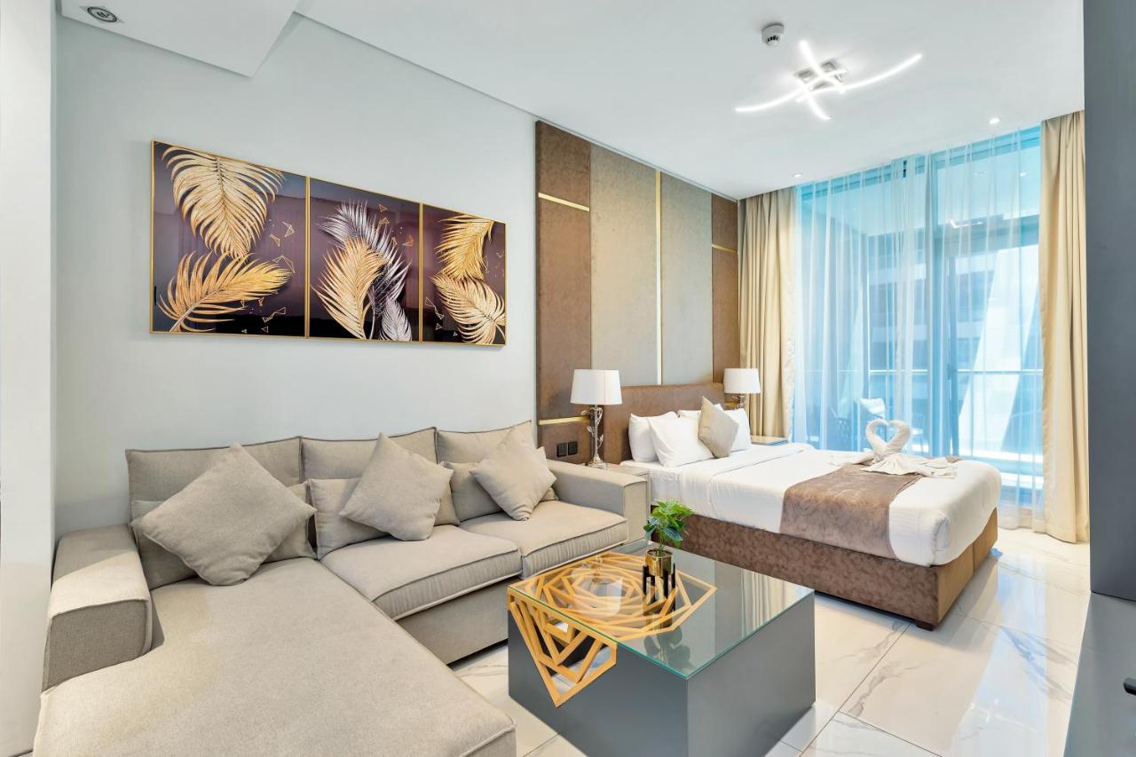 Simply Comfort Vacation Homes Rental in J One Tower - 4