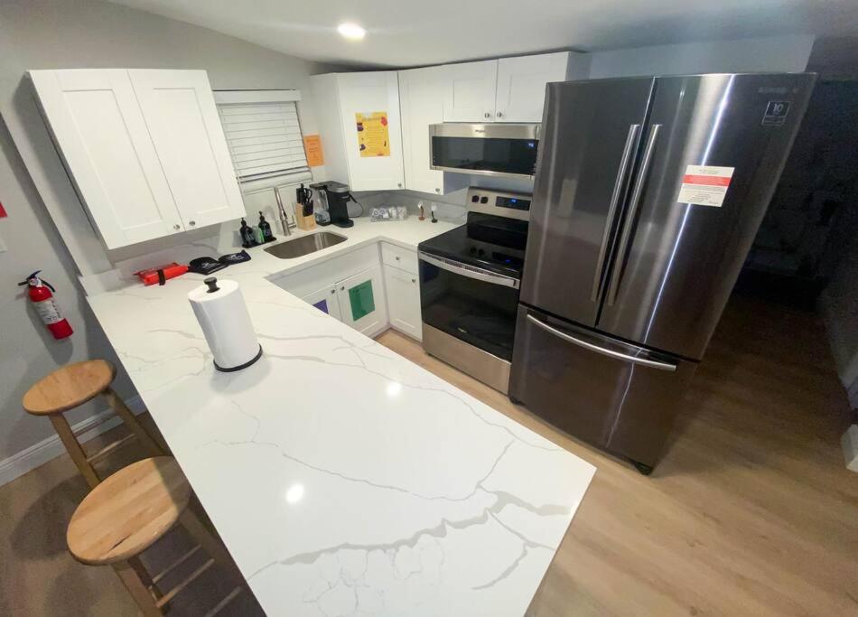 Unique Miami Art Escape w/ HotTub, Arcade & Murals - 4