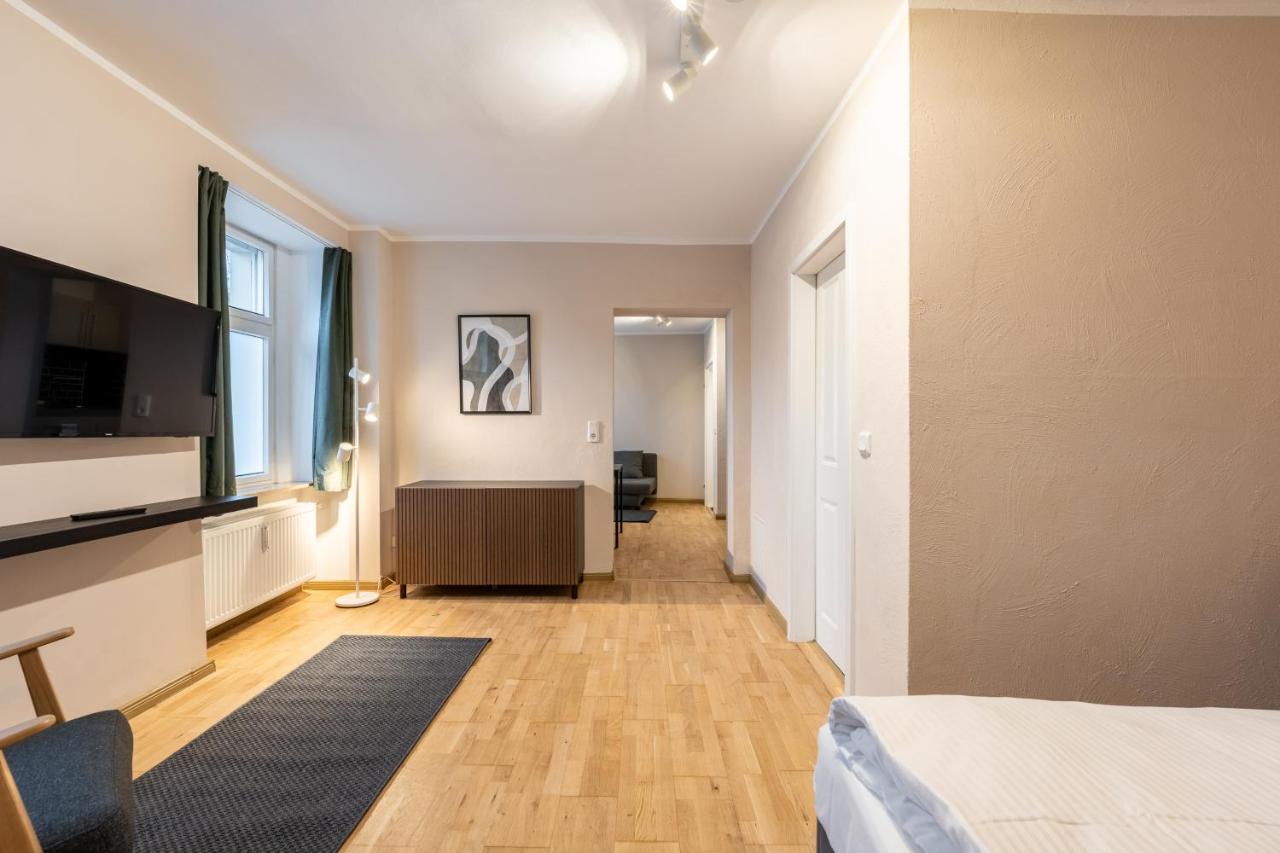 SUITE & APART