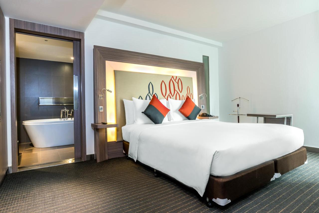 Hilton Garden Inn Bangkok Silom - 3