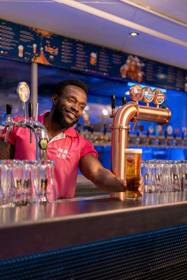 Mojo Hotel & Market - 4