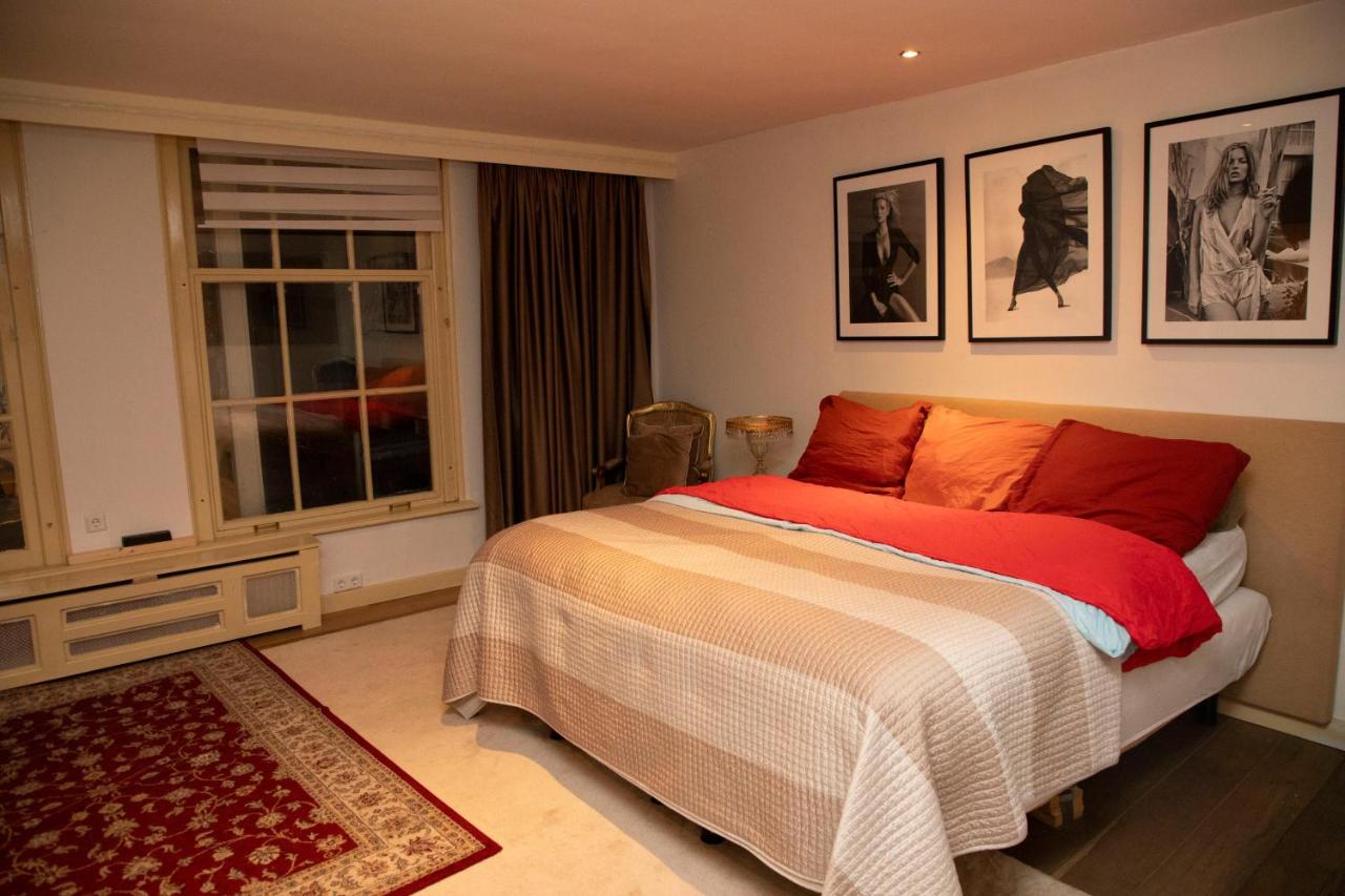 Red light district B & B canal view - 2