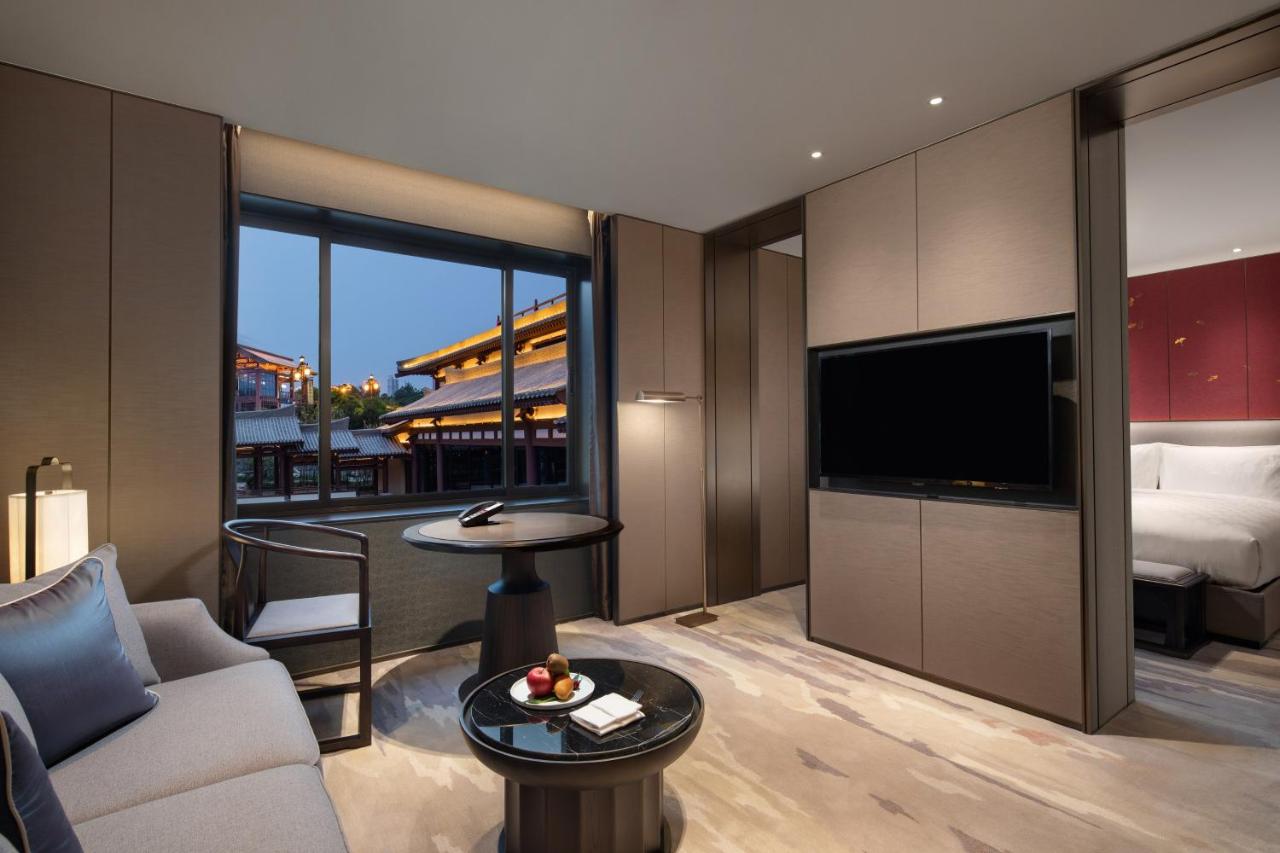 HUALUXE Xi'an Tanghua, an IHG Hotel photo