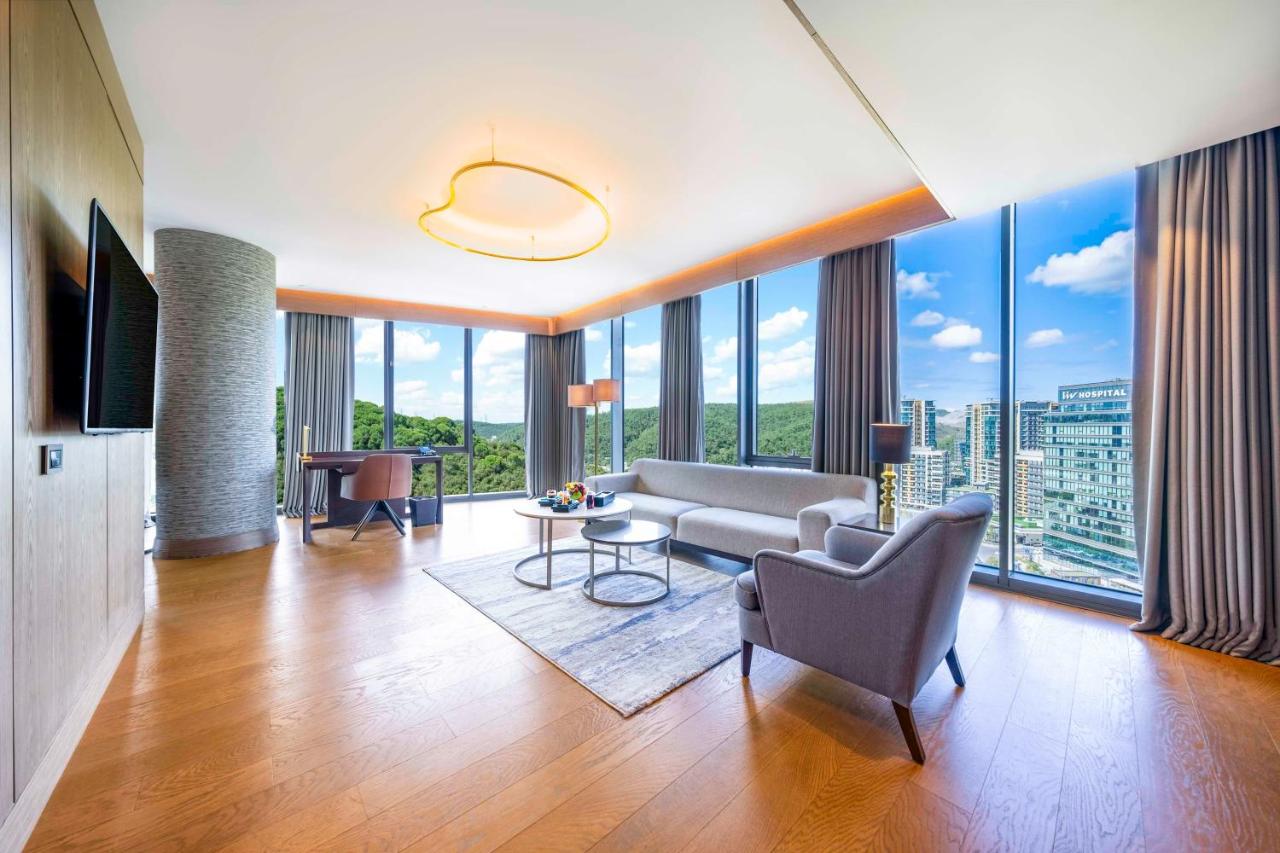 Junior Suite with City and Forest View - Free Lounge Access