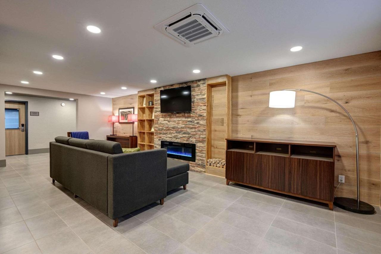 Pierre Inn & Suites — photo 5