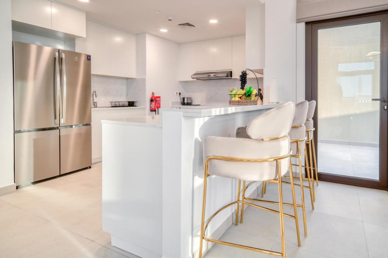 Luxury Madinat Living 2BR with Sea Views - 3