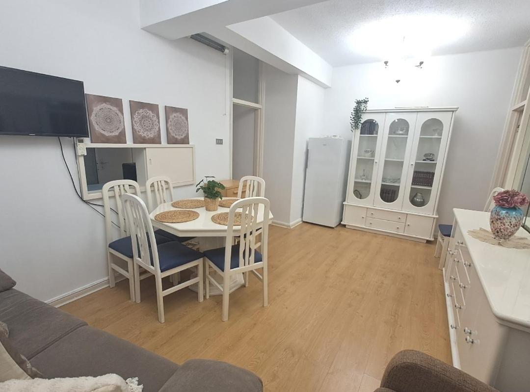 Best location 2 bed2 bath w/lift in town! (Kosher)