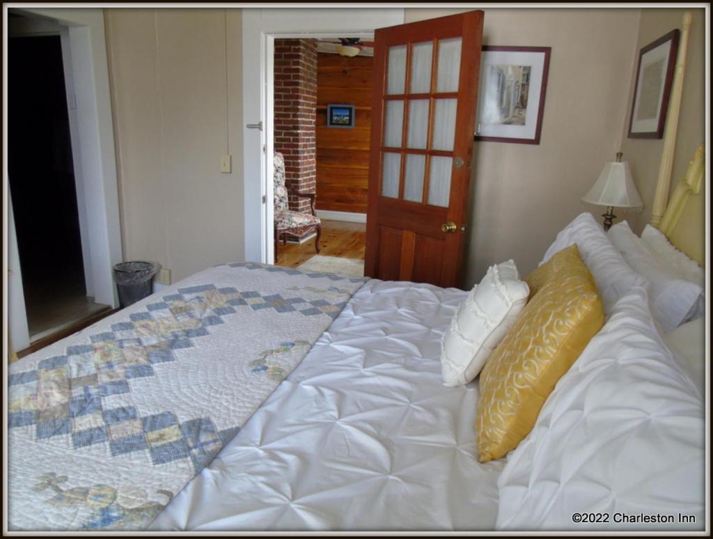 The Charleston Inn Hendersonville NC — photo 18