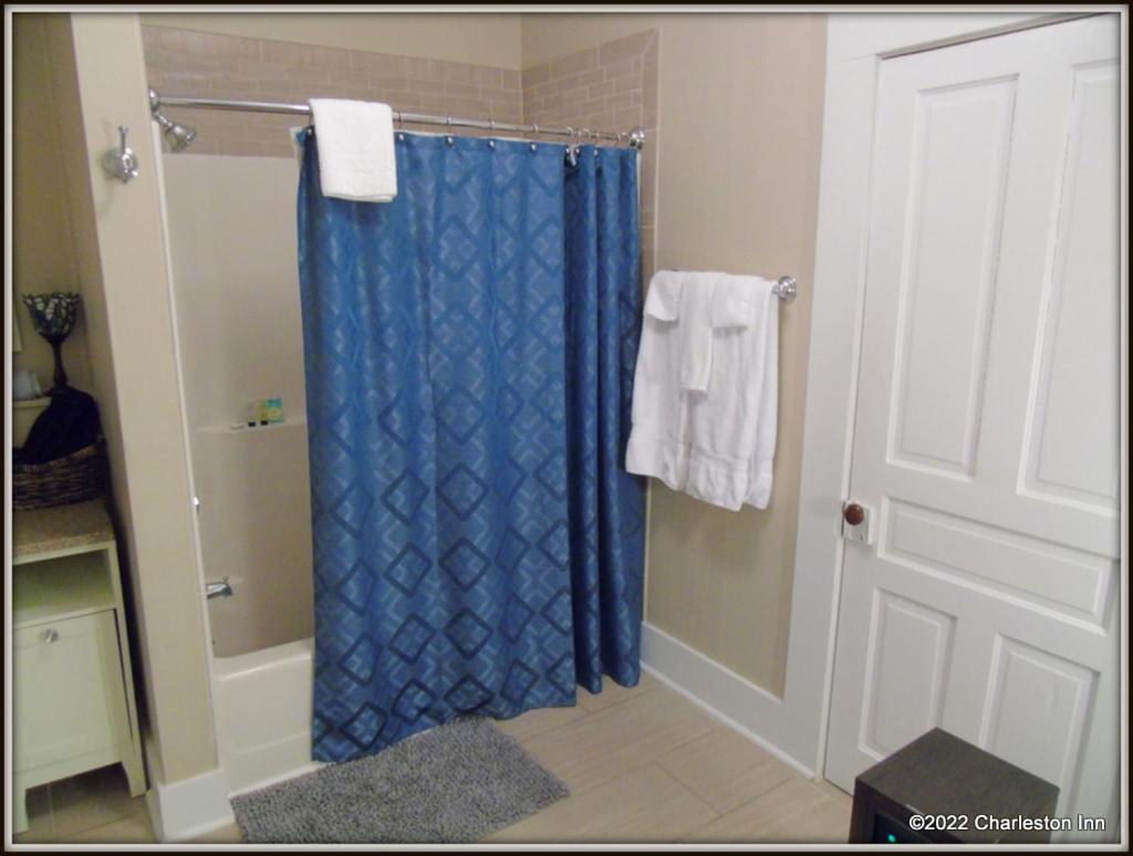The Charleston Inn Hendersonville NC — photo 17