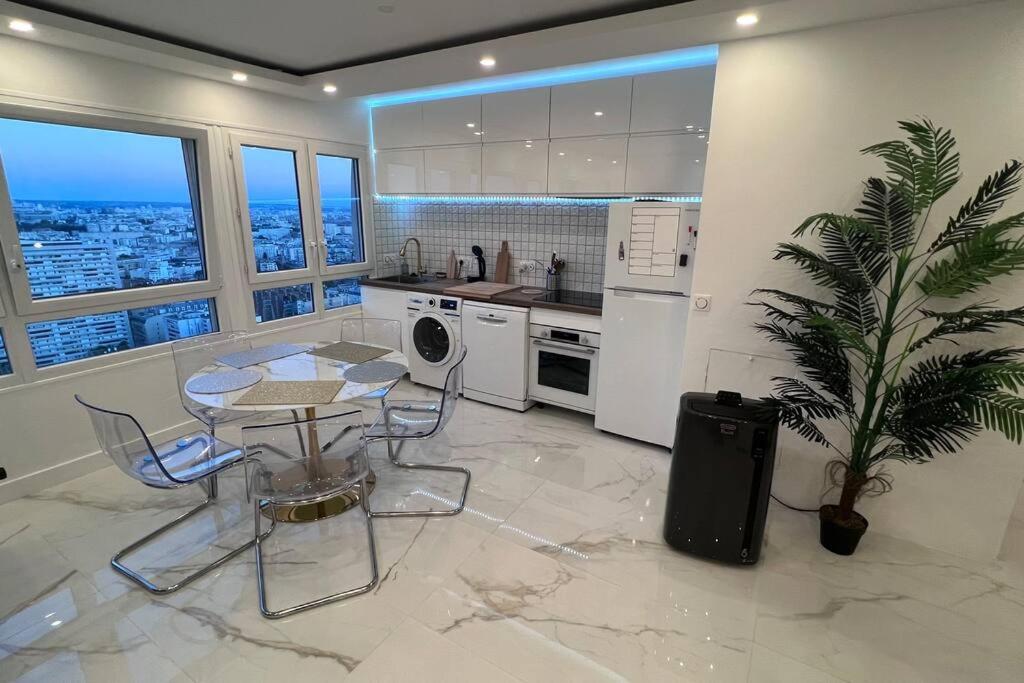 Nice Apartment with amazing view of Paris + Parking - 4