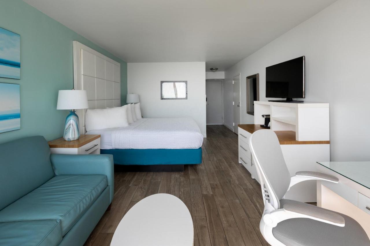 Tides Folly Beach, Charleston's Oceanfront Hotel — photo 19