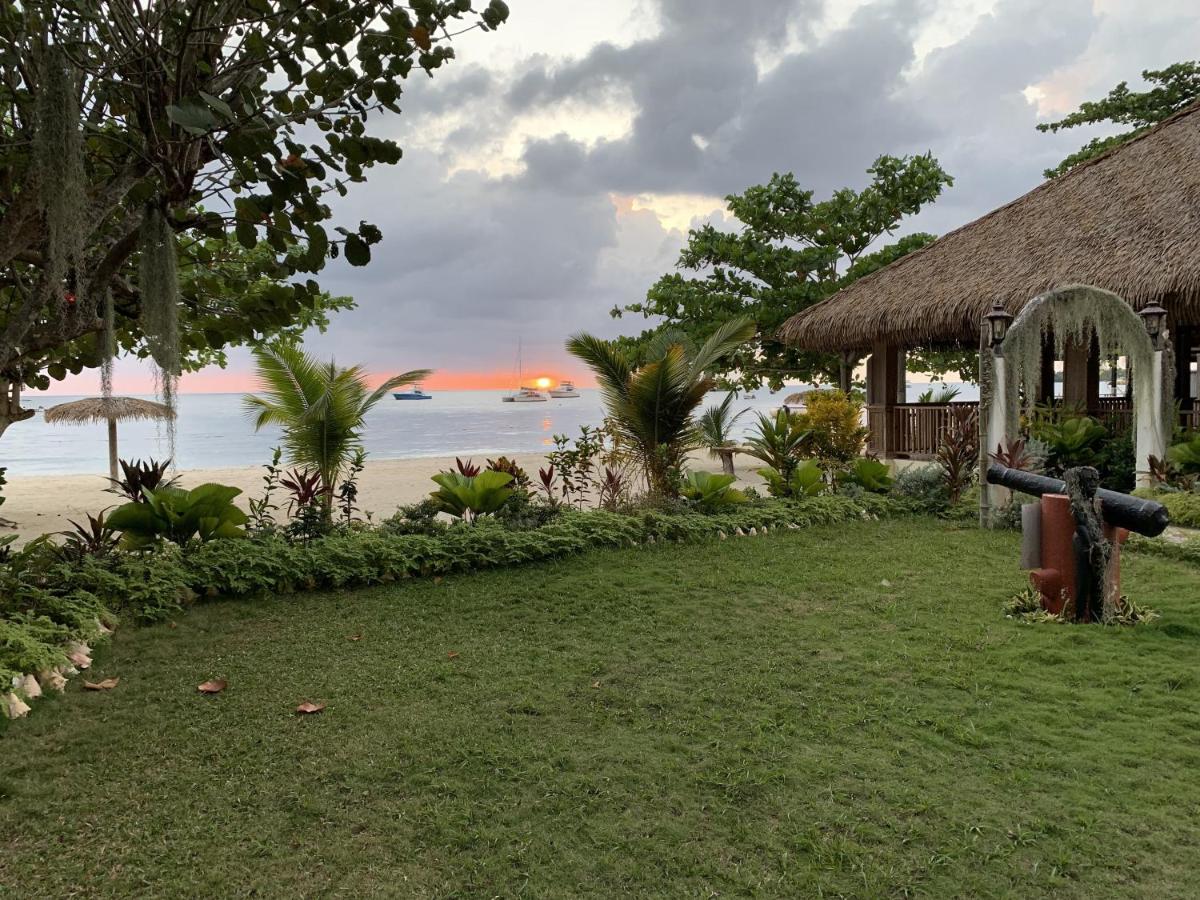 2-bedroom Apt in an Ocean Front Resort in Jamaica - Enjoy 7 miles of White Sand Beach! apts - 5