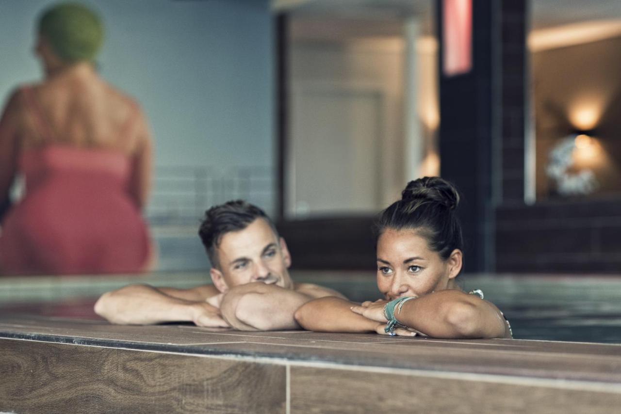 Heated swimming pool: Inntel Hotels Rotterdam Centre