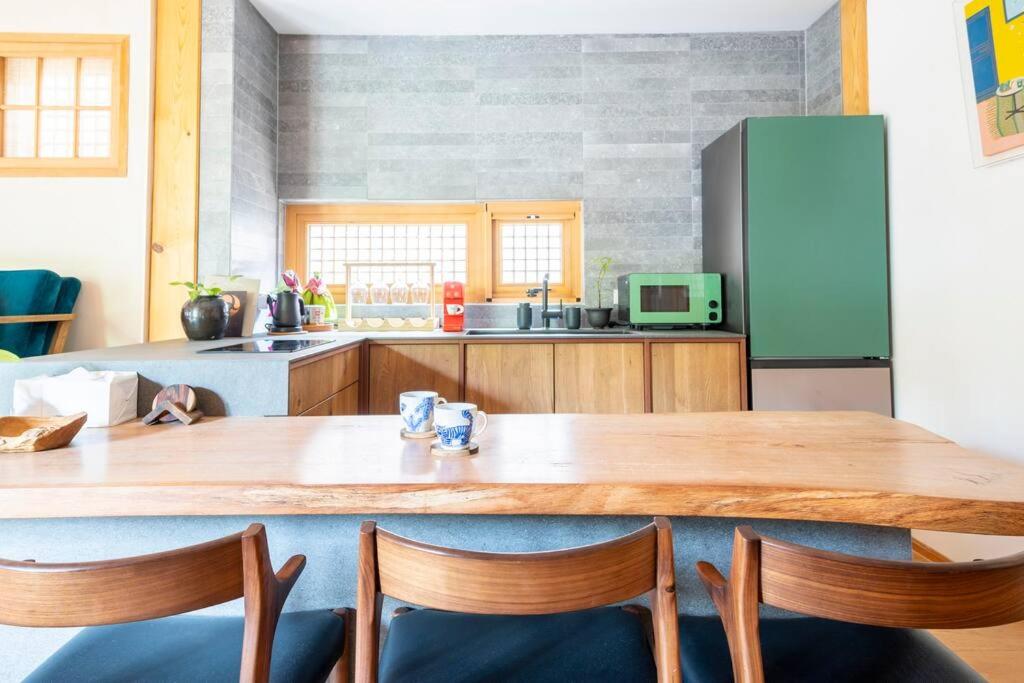 IRIRU Luxury Hanok Stay - Eunpyung Hanok village - 5