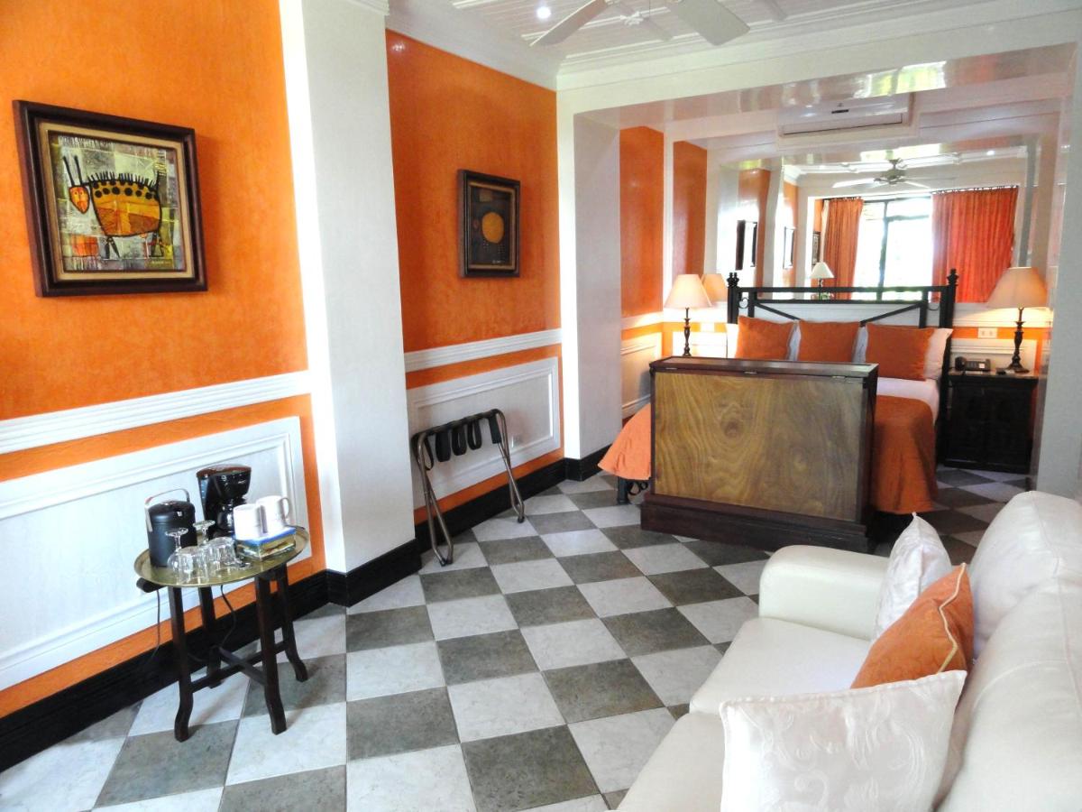 Hotel Villa Caletas photo