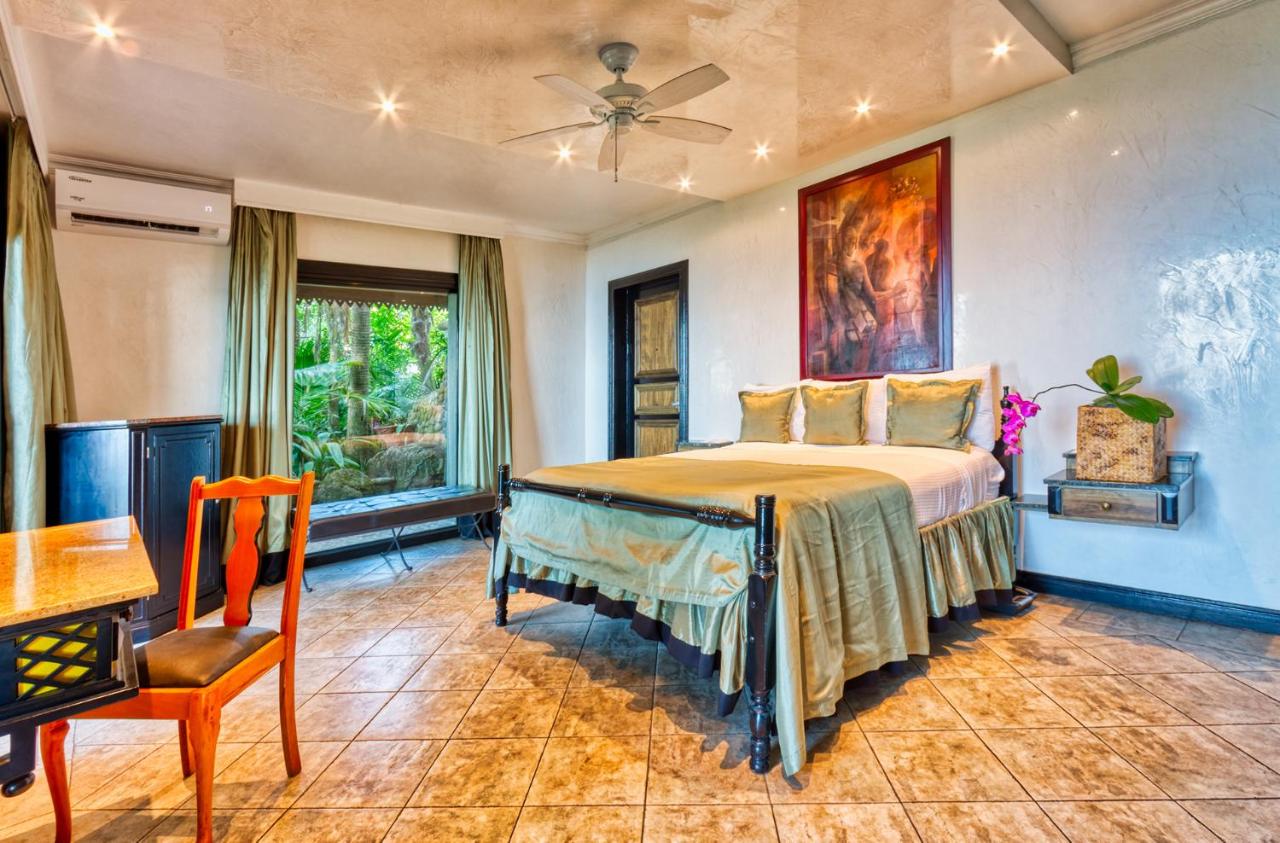 Hotel Villa Caletas photo