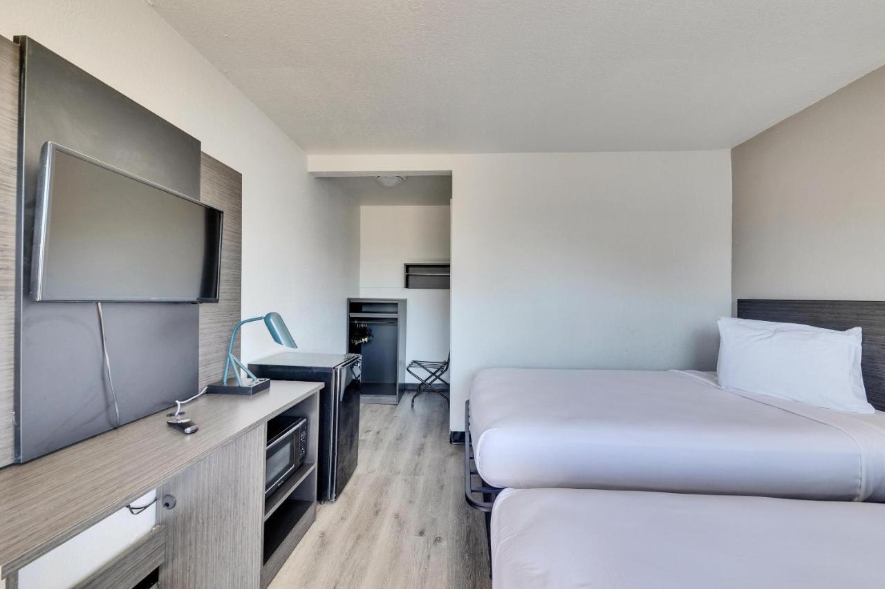 Motel 6-Austin, TX - Airport - South - 5