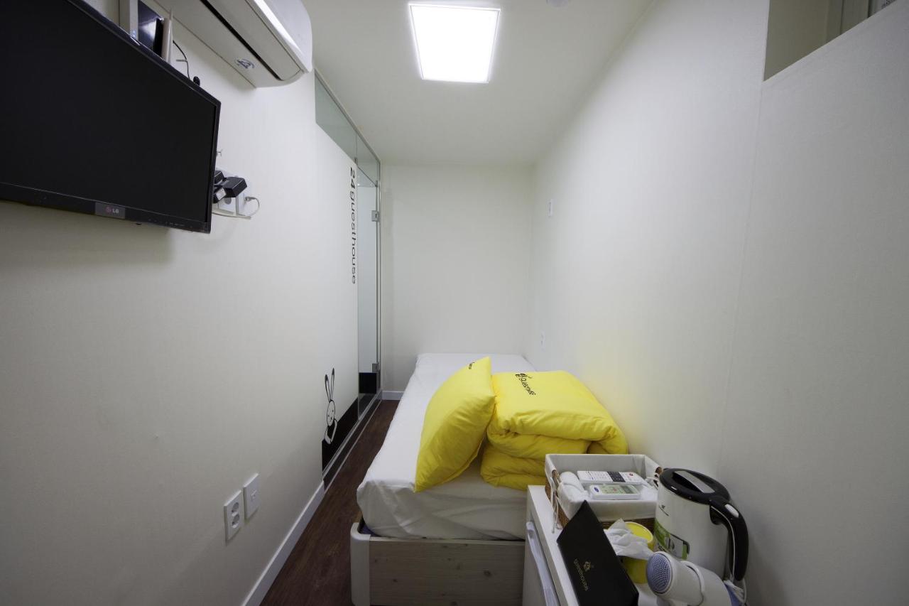 24 Guesthouse Myeongdong Town - 2