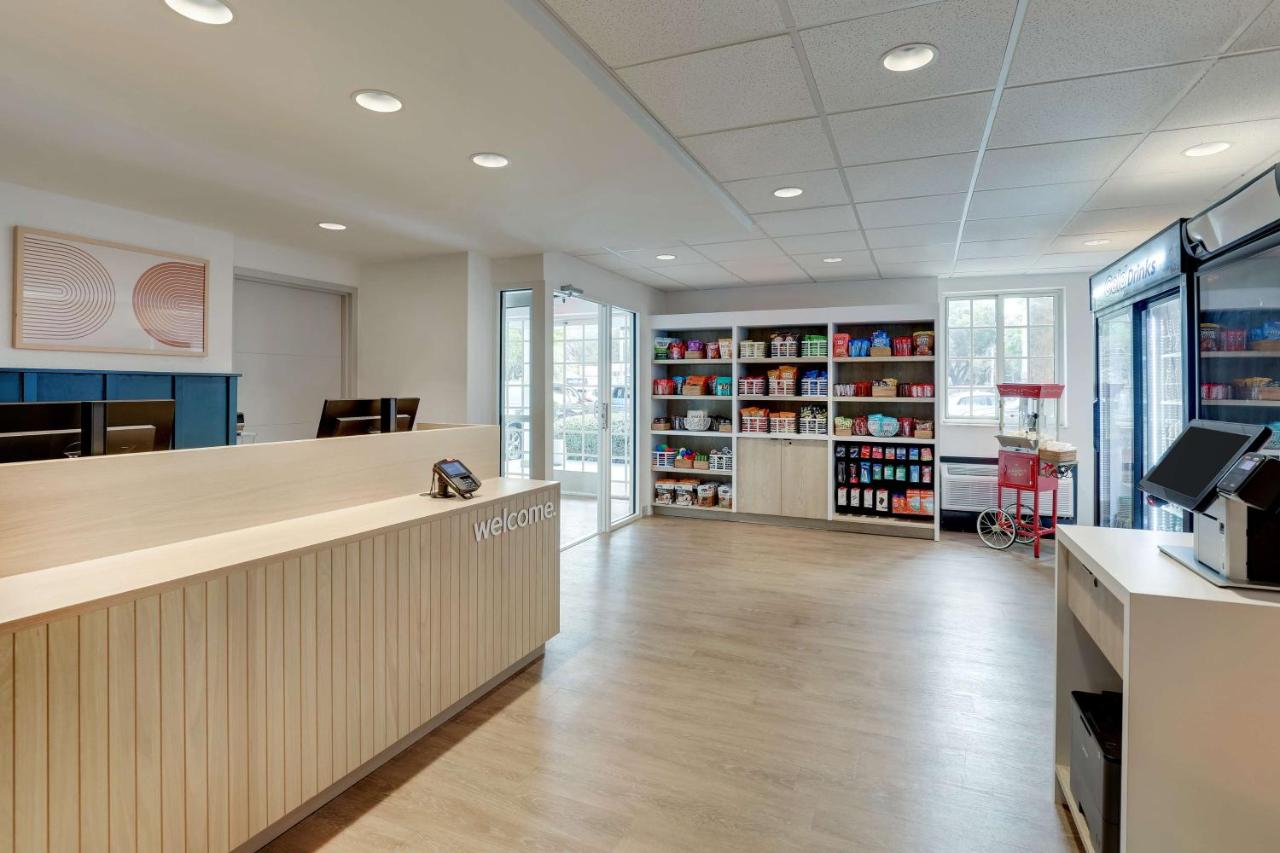 Sonesta Simply Suites Miami Airport Doral - 4