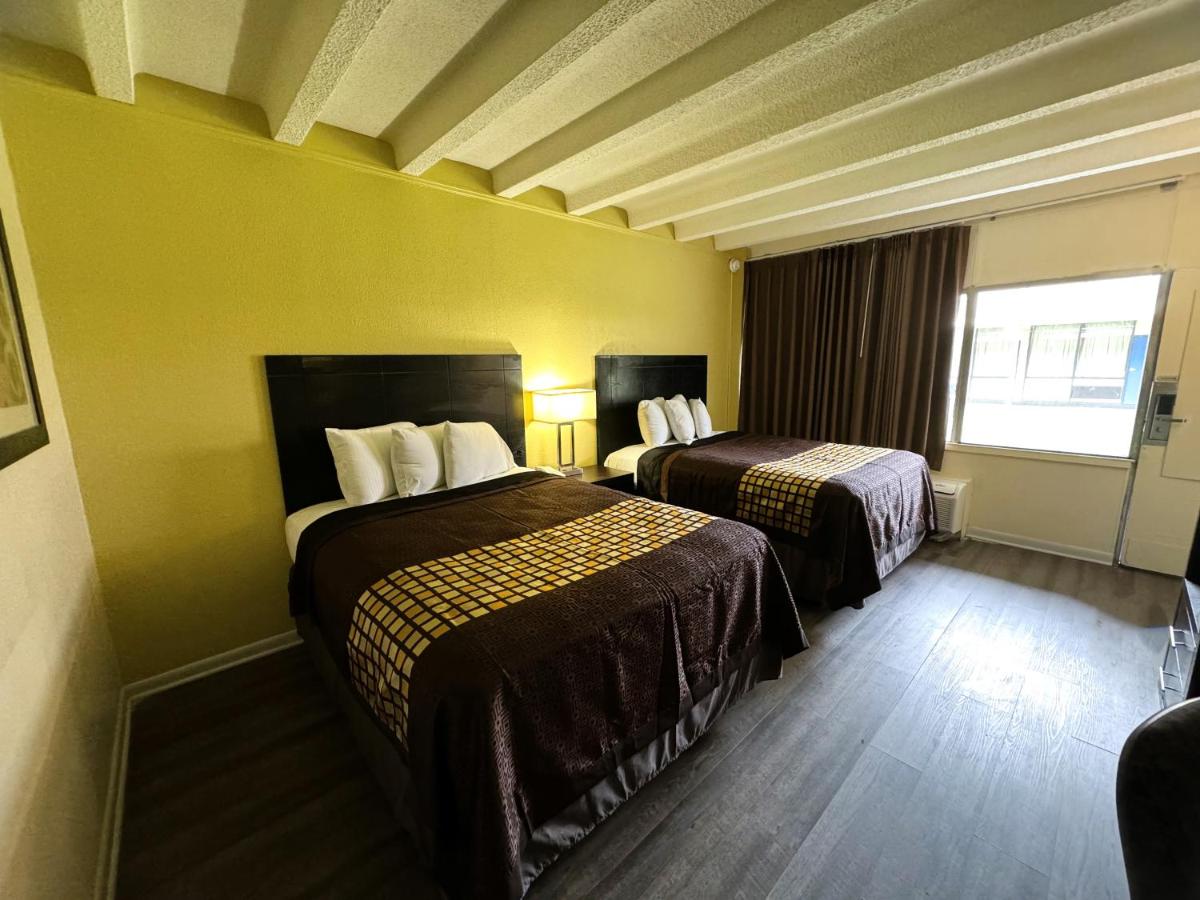 James River Inn & Suites — photo 10