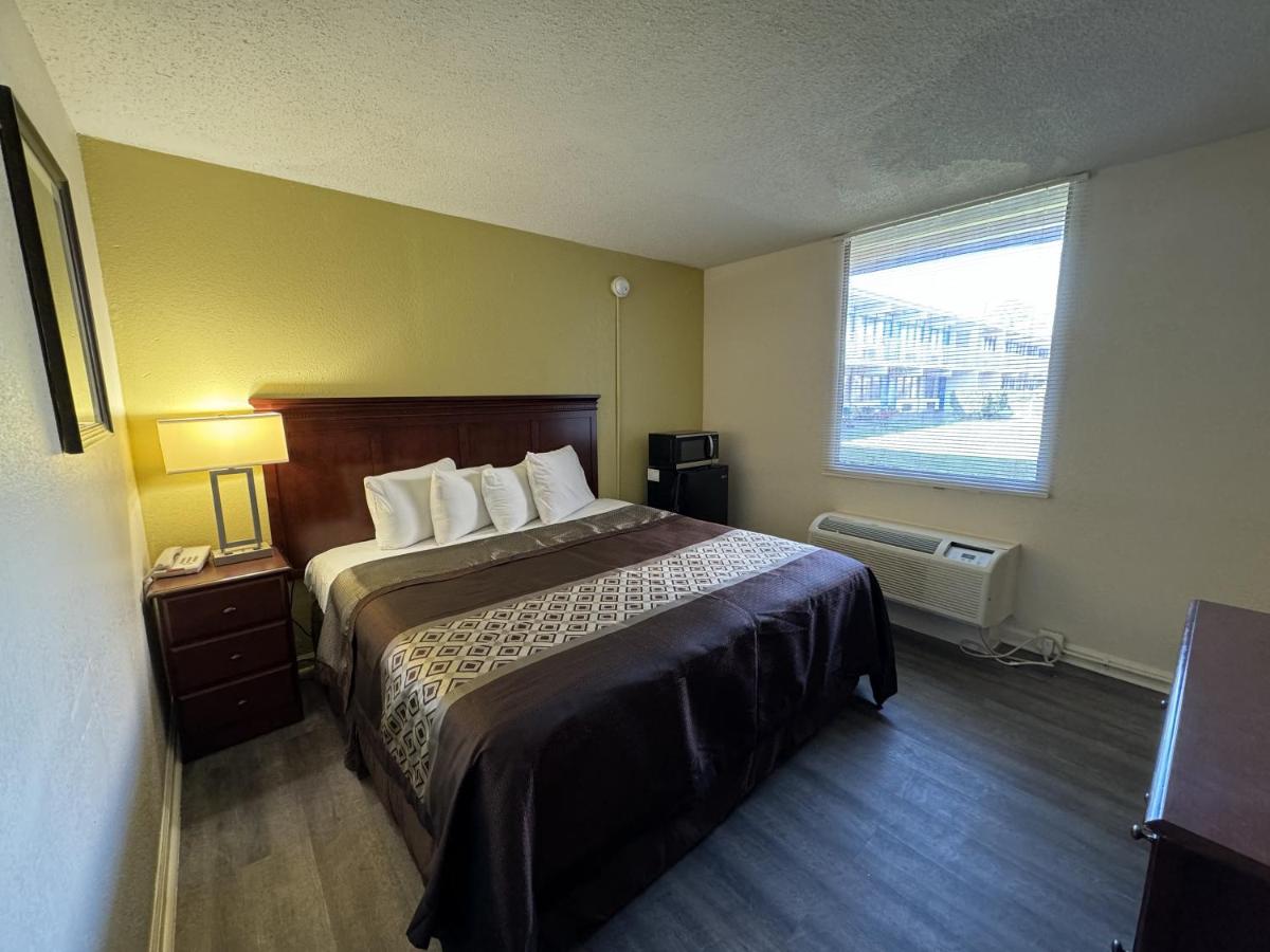 James River Inn & Suites — photo 11