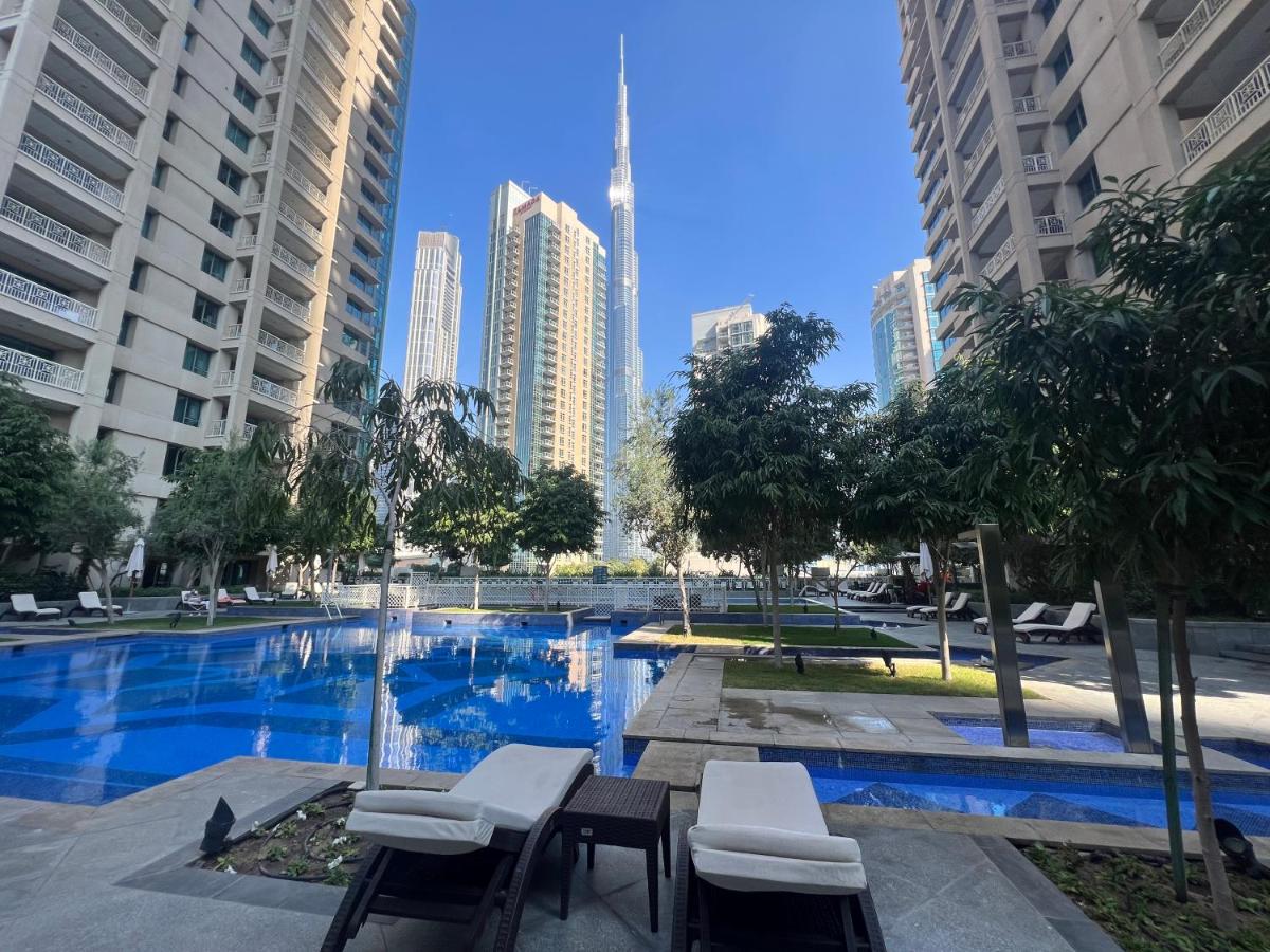 Prestige Living 2BR with Full Burj Khalifa and Fountain View by Auberge - 4