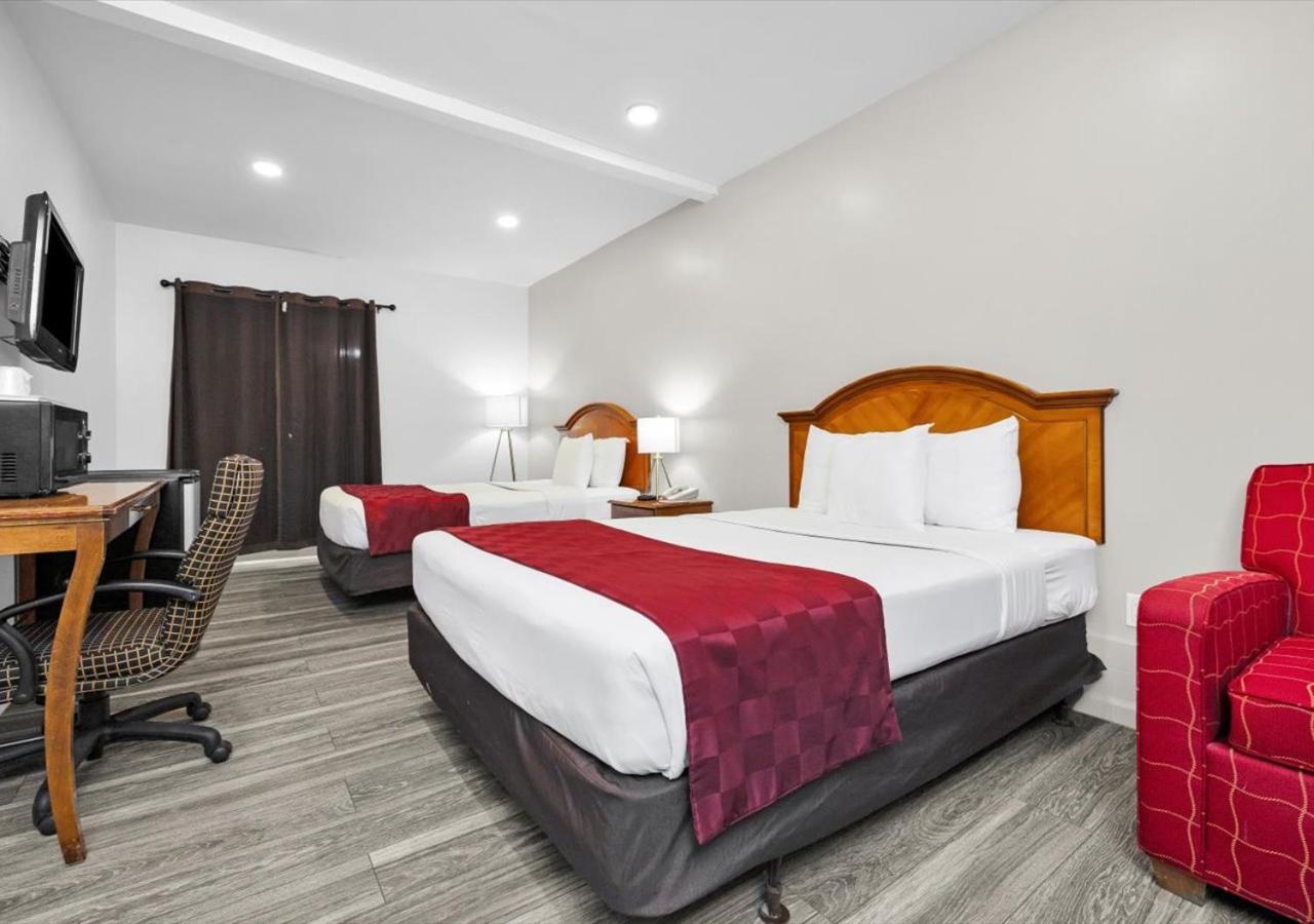 Image: Motel 6 San Francisco, CA Great Highway