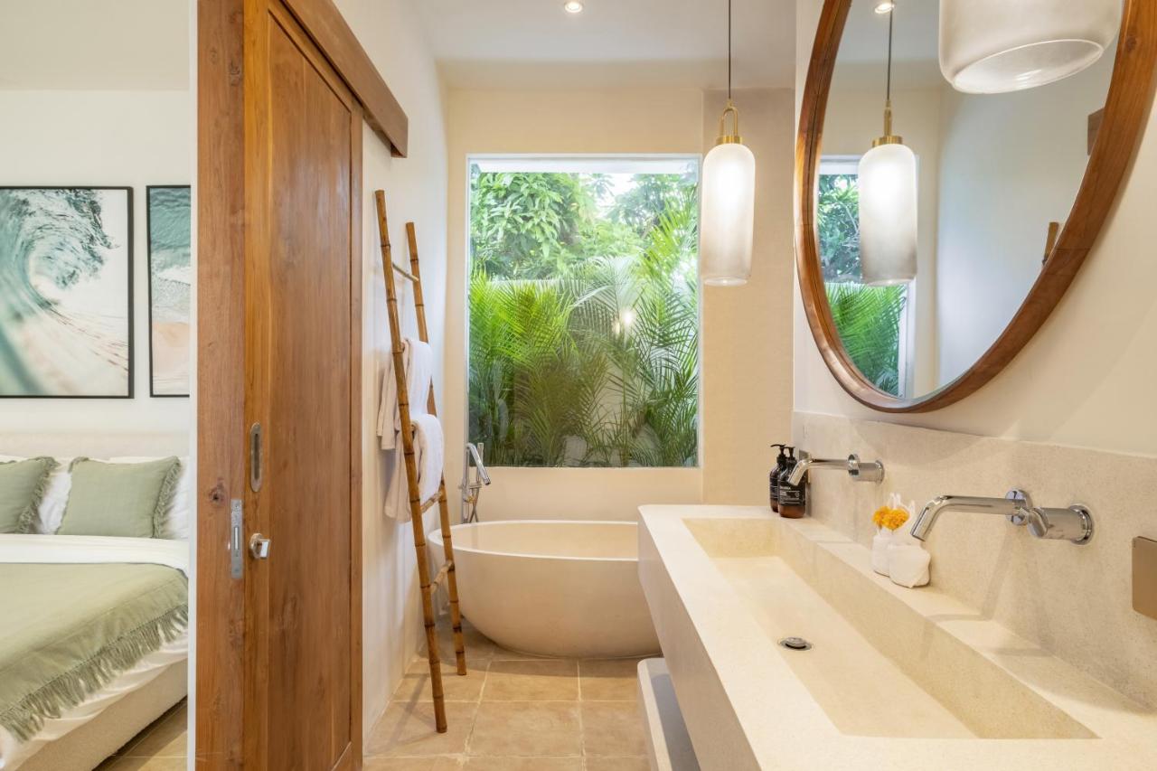 Tropical 2BR Villa at Berawa Canggu I Pool I Enclosed living room - 3