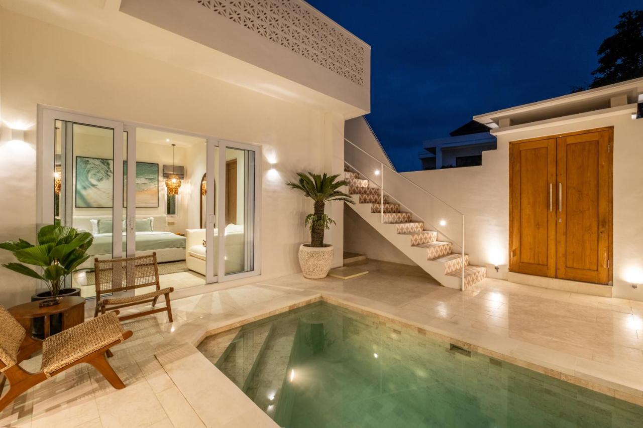 Tropical 2BR Villa at Berawa Canggu I Pool I Enclosed living room - 4