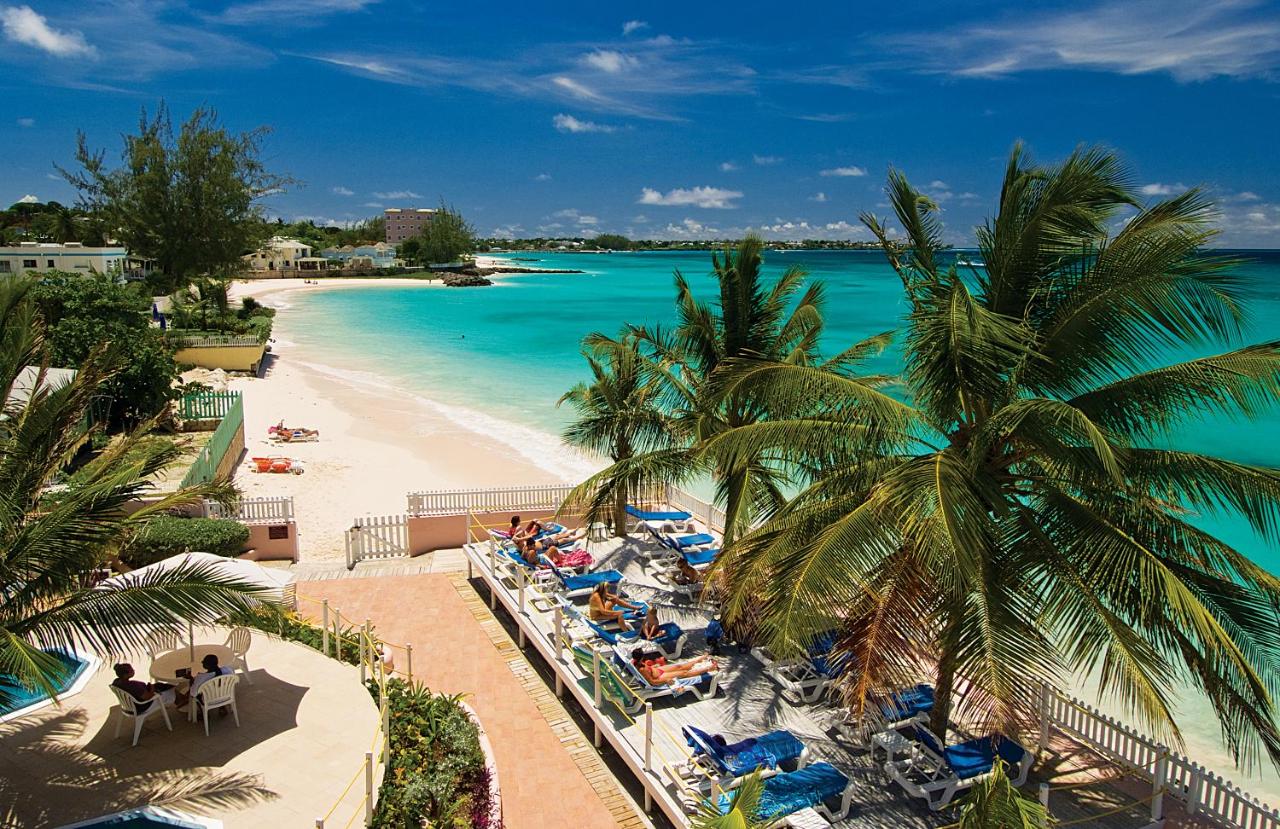 Beach: Butterfly Beach Hotel