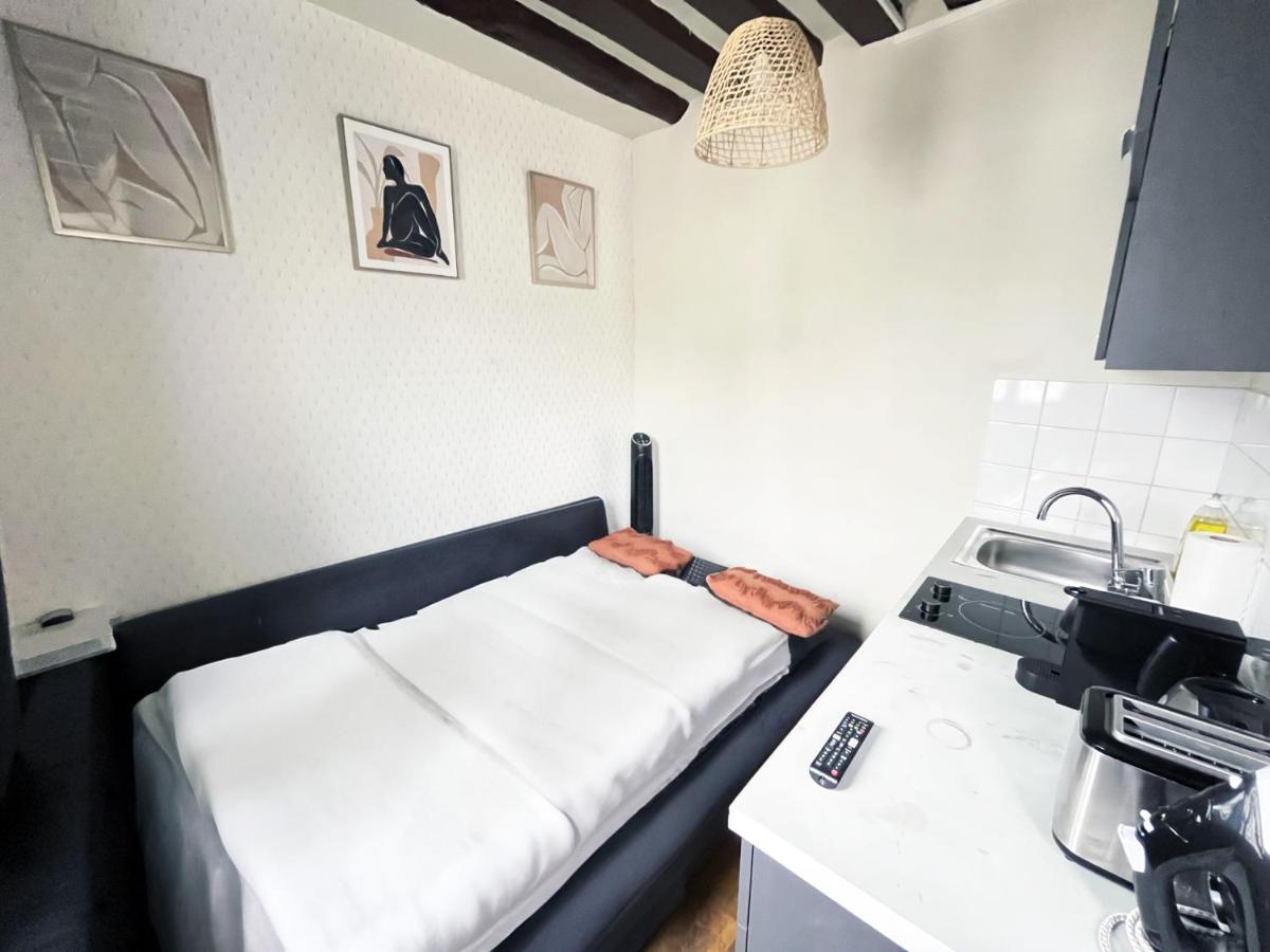 164 - Charming Studio in Center of Paris - 2