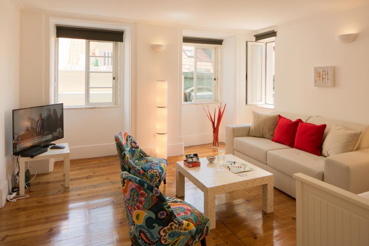 Bright and Spacious Apartment in historic Lisbon neighborhood - TTL269 - 3