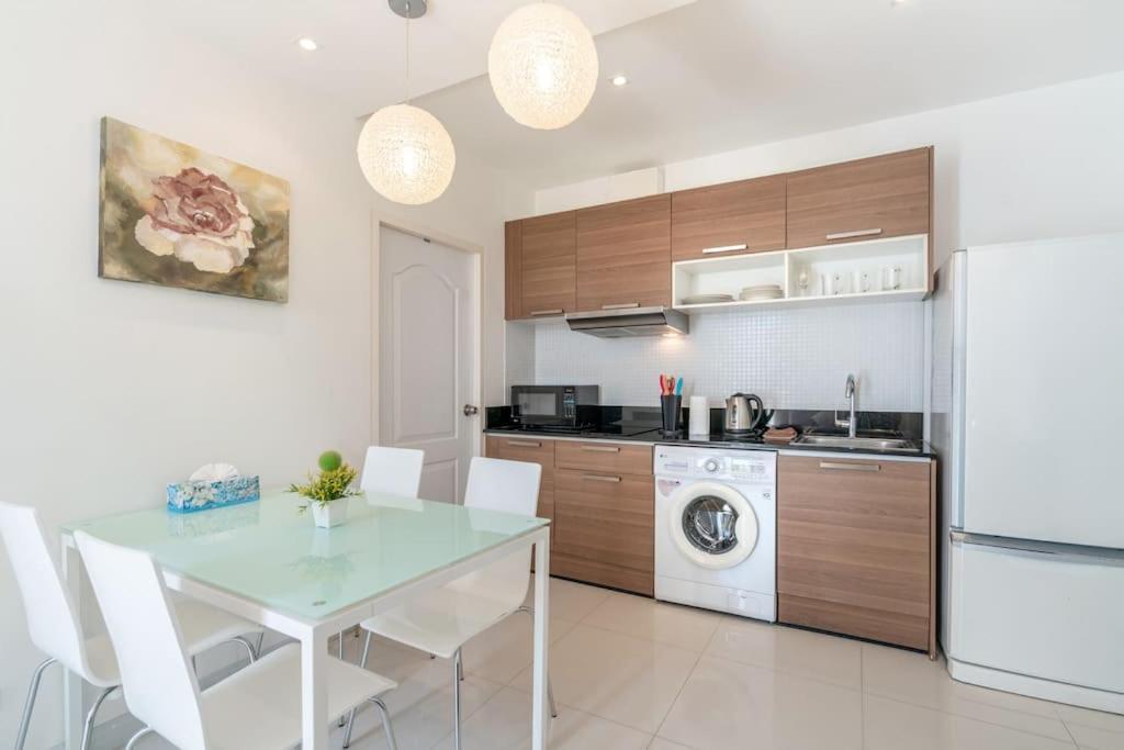 The Lago apartments 2bd - 2