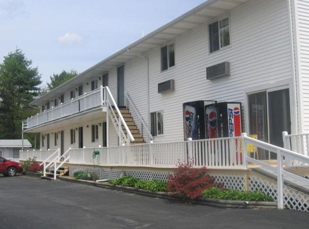 Knotty Pine Motel — photo 6